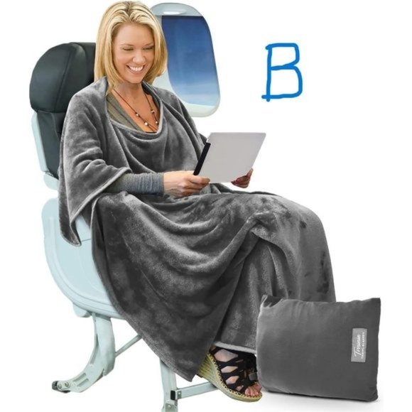 New Poncho  Premium Cozy Fleece Portable Poncho Blankets with Built-in B… - Picture 1 of 10